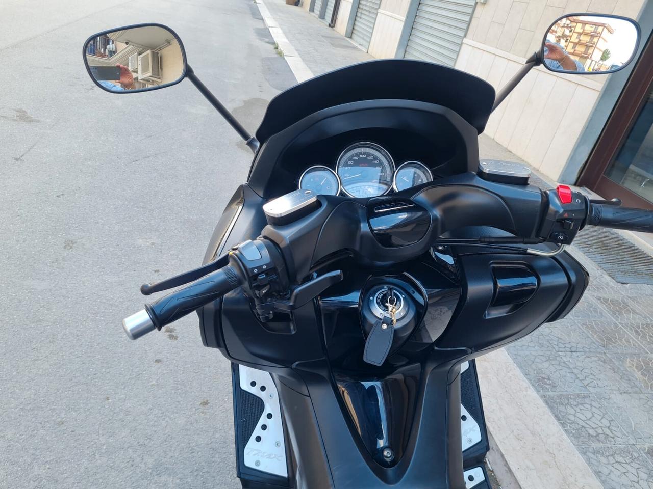 YAMAHA T MAX 500 PARI AL NUOVO