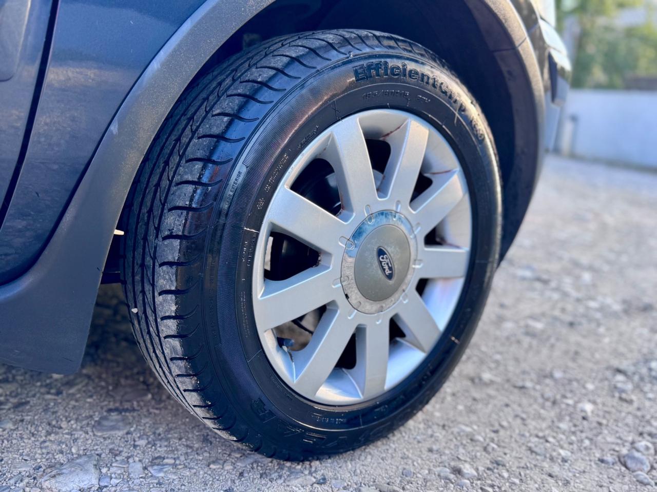 Ford Fusion 1.4 Benzina 80cv Neopatentati 2011