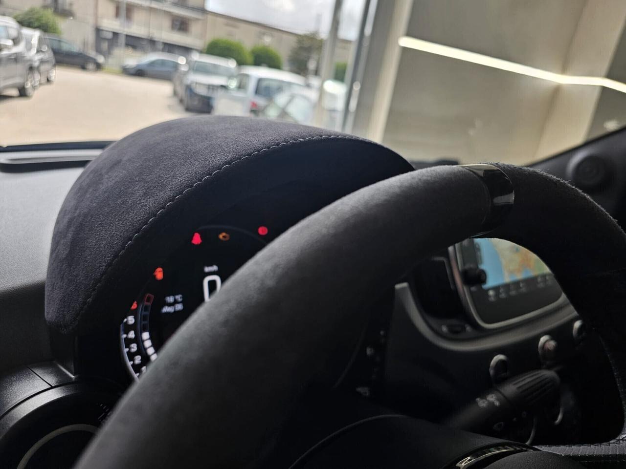 Abarth 695 1.4 Turbo T-Jet XSR Yamaha Limited Edition 532/695