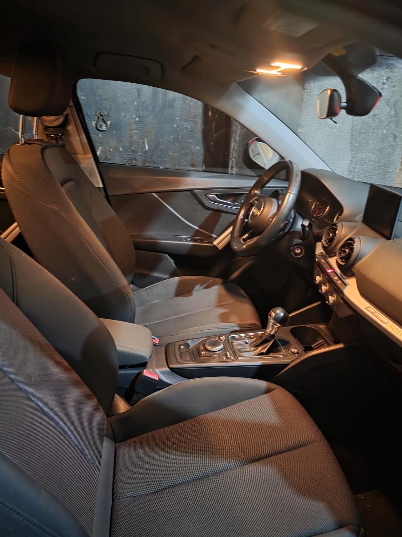 Audi Q2 30 TDI S tronic Business