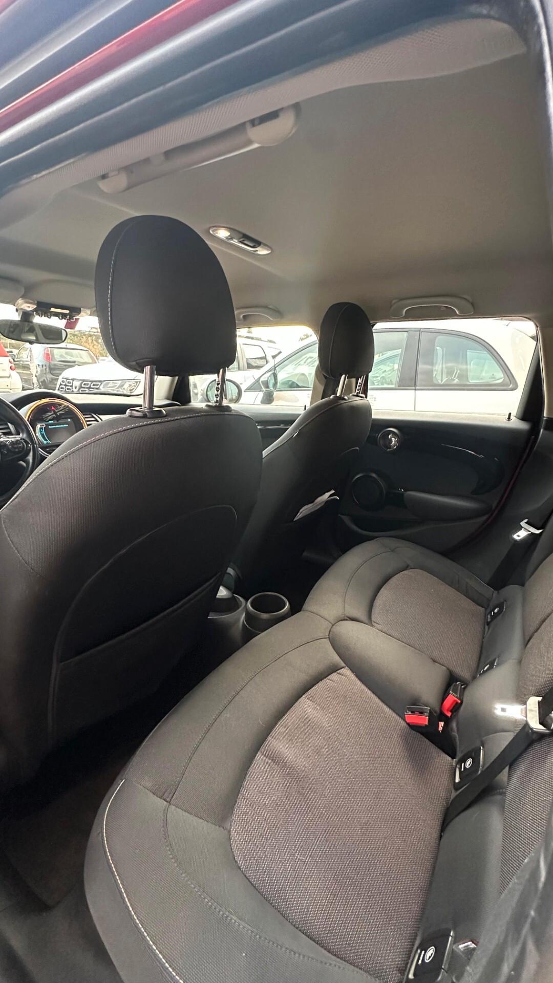 Mini 1.5 Cooper D 5 porte