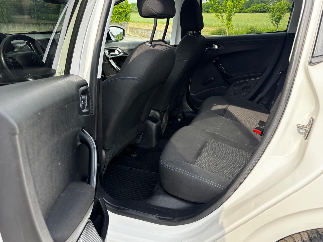 Peugeot 208 PureTech 82 Stop&Start 5 porte Signature