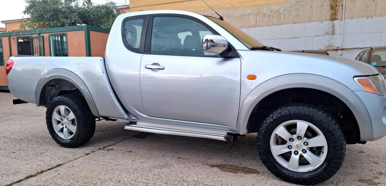 Mitsubishi L200 2.5 DI-D/136CV Club Cab Invite