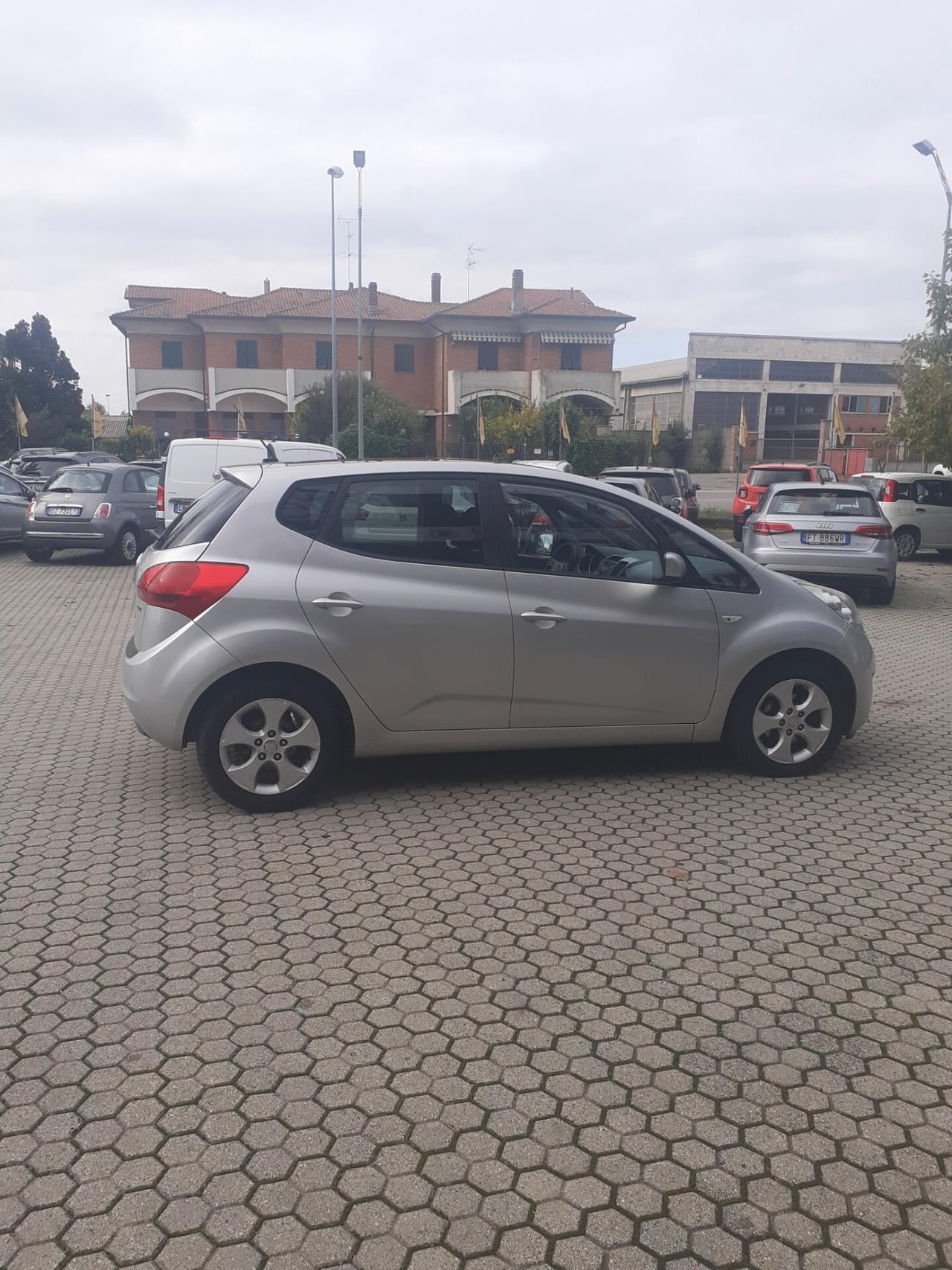 Kia Venga 1.4 CRDi 90CV WGT Fullsky