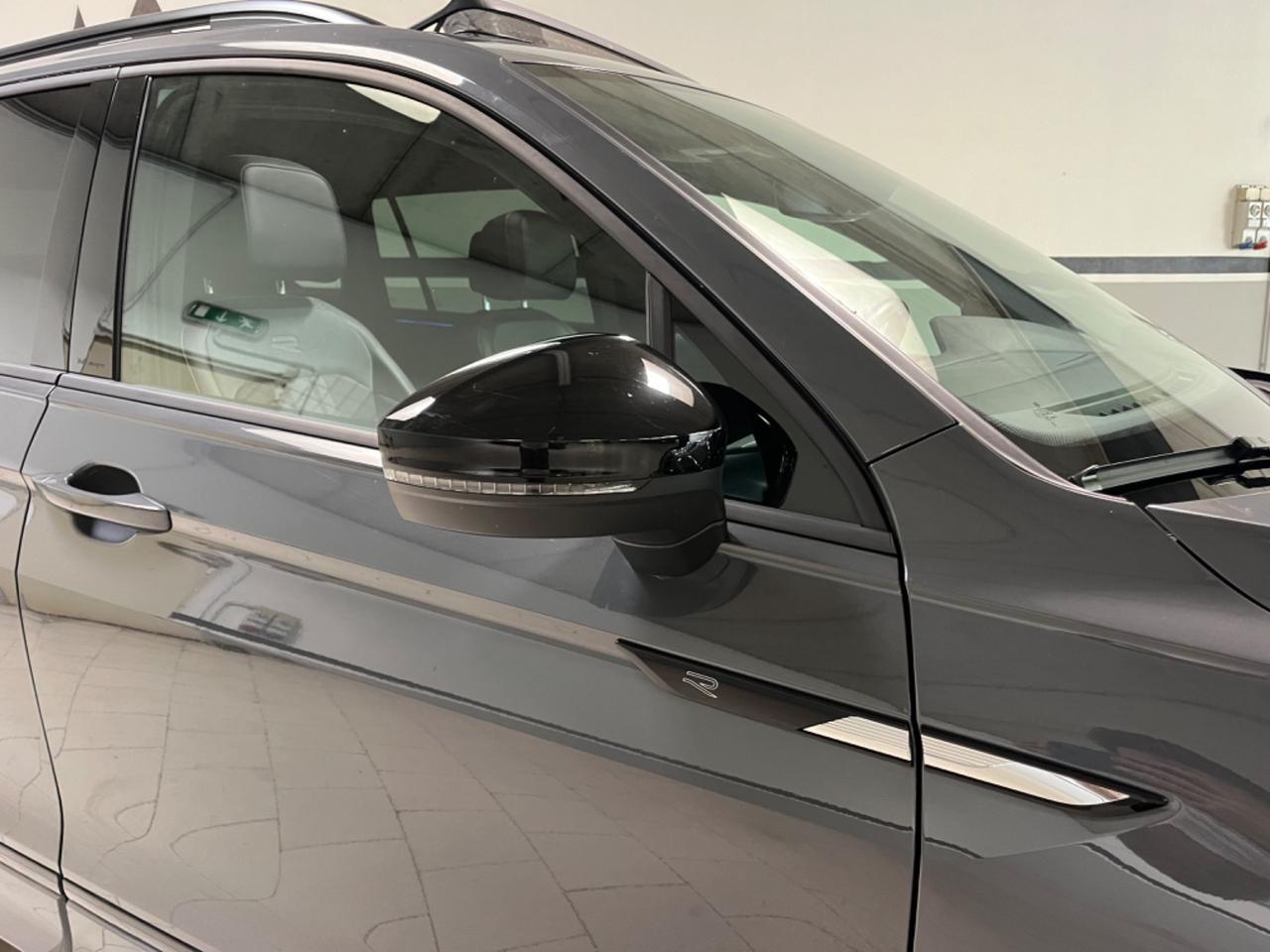Volkswagen Tiguan 2.0 DSG R-Line *tetto panoramico
