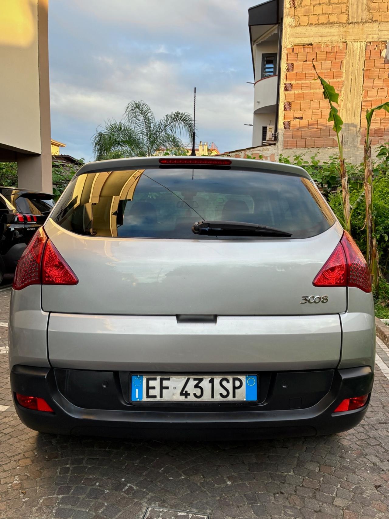 Peugeot 3008 1.6 HDi 110CV cambio robotizzato Tecno