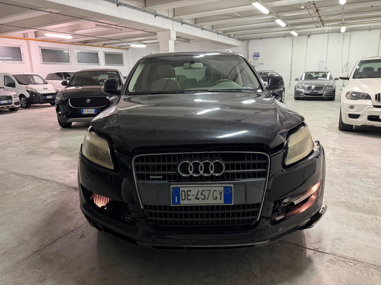 Audi Q7 3.0 V6 TDI 233CV quattro tiptronic