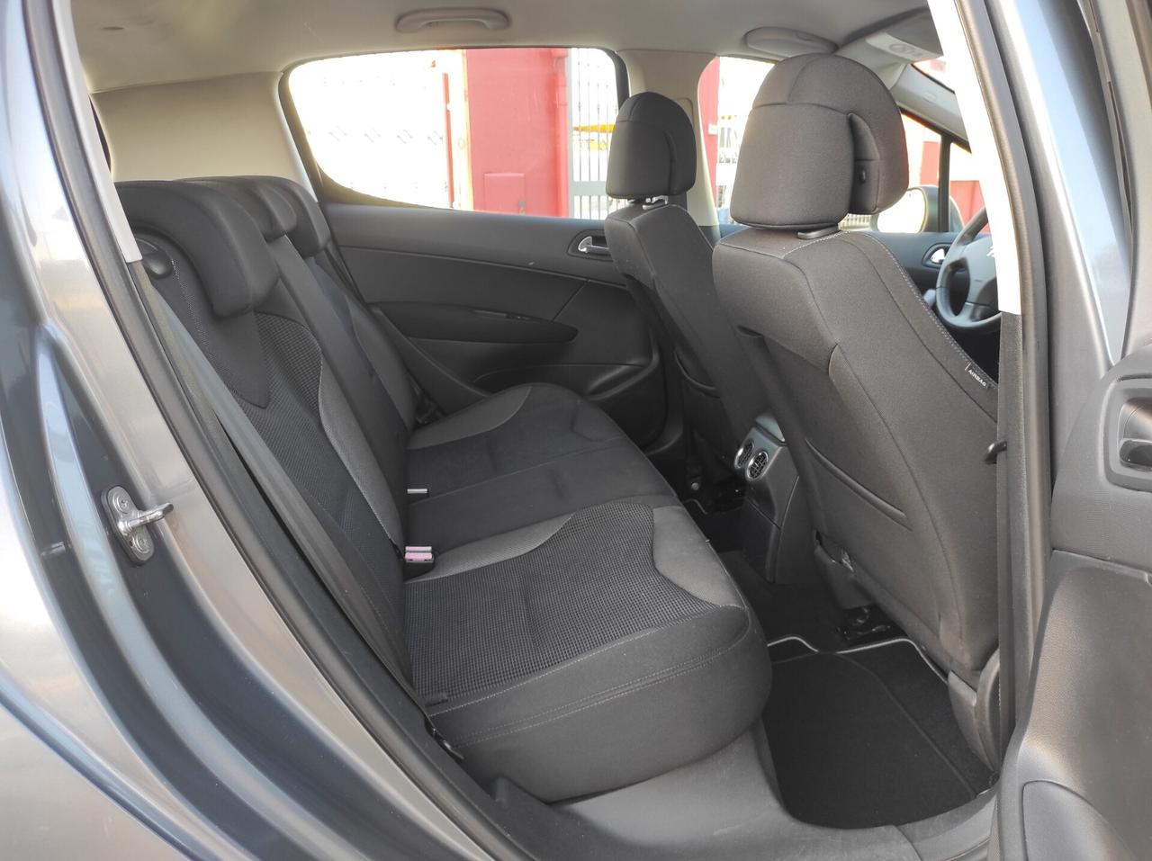 Peugeot 308 1.6 HDi - 90cv NEOPATENTATI
