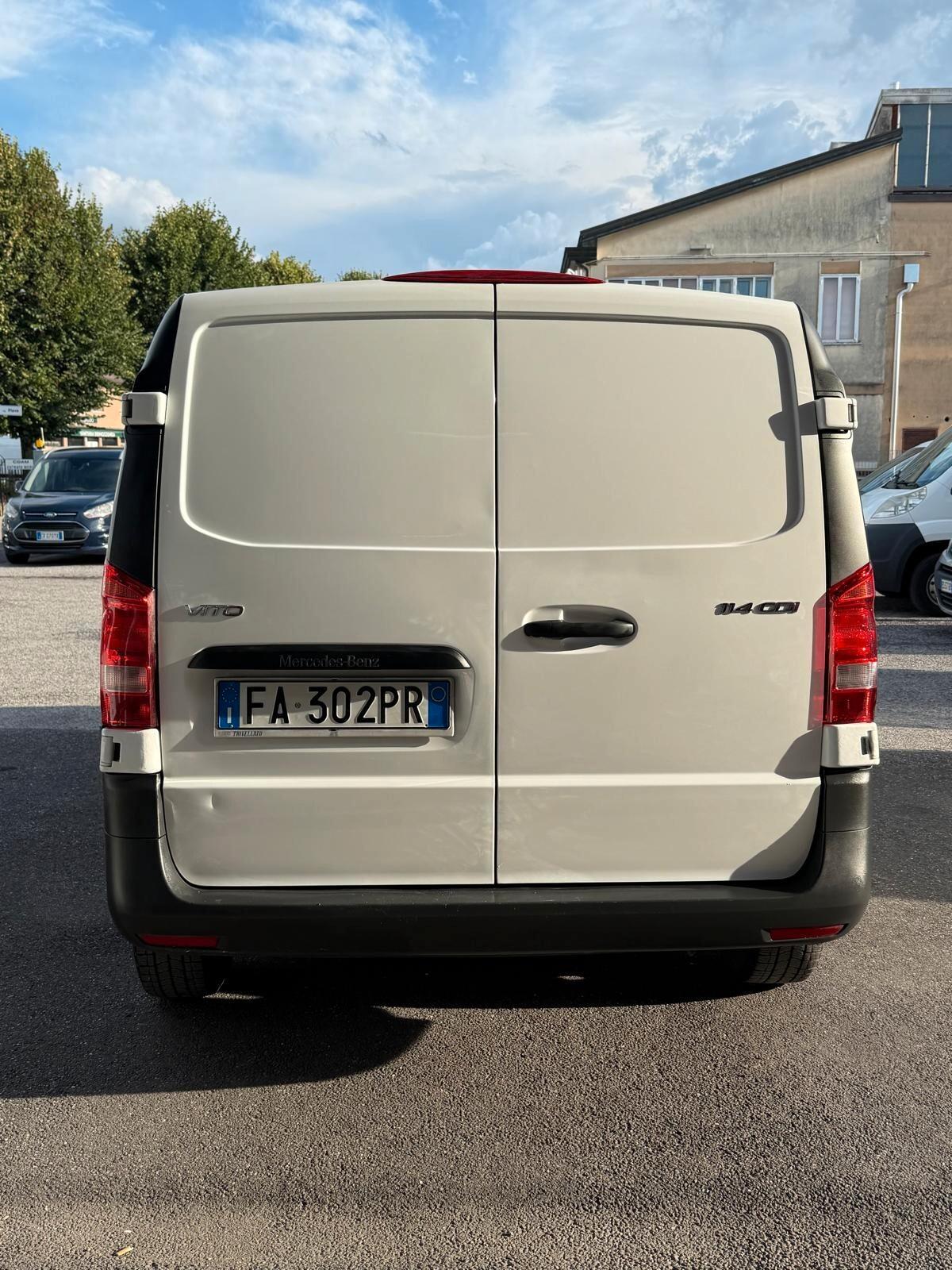Mercedes Benz VITO 114 CDI COMPACT 2.2 6 MARCE COMPACT