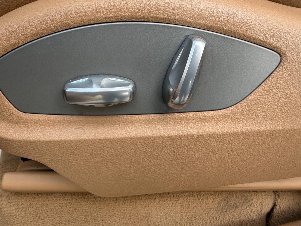 Porsche Cayenne 3.0 Diesel /km docnavi/pelle/chrono/21"