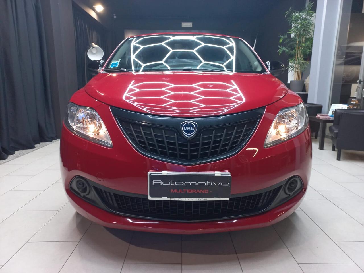 Lancia Ypsilon 1.0 FireFly 5 porte S&S Hybrid Silver