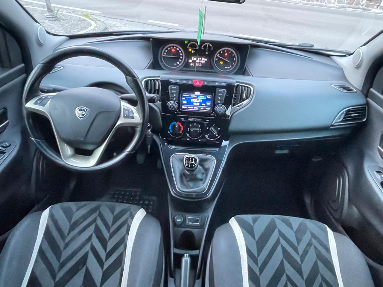 Lancia Ypsilon 1.2 69 CV 5 porte Gold