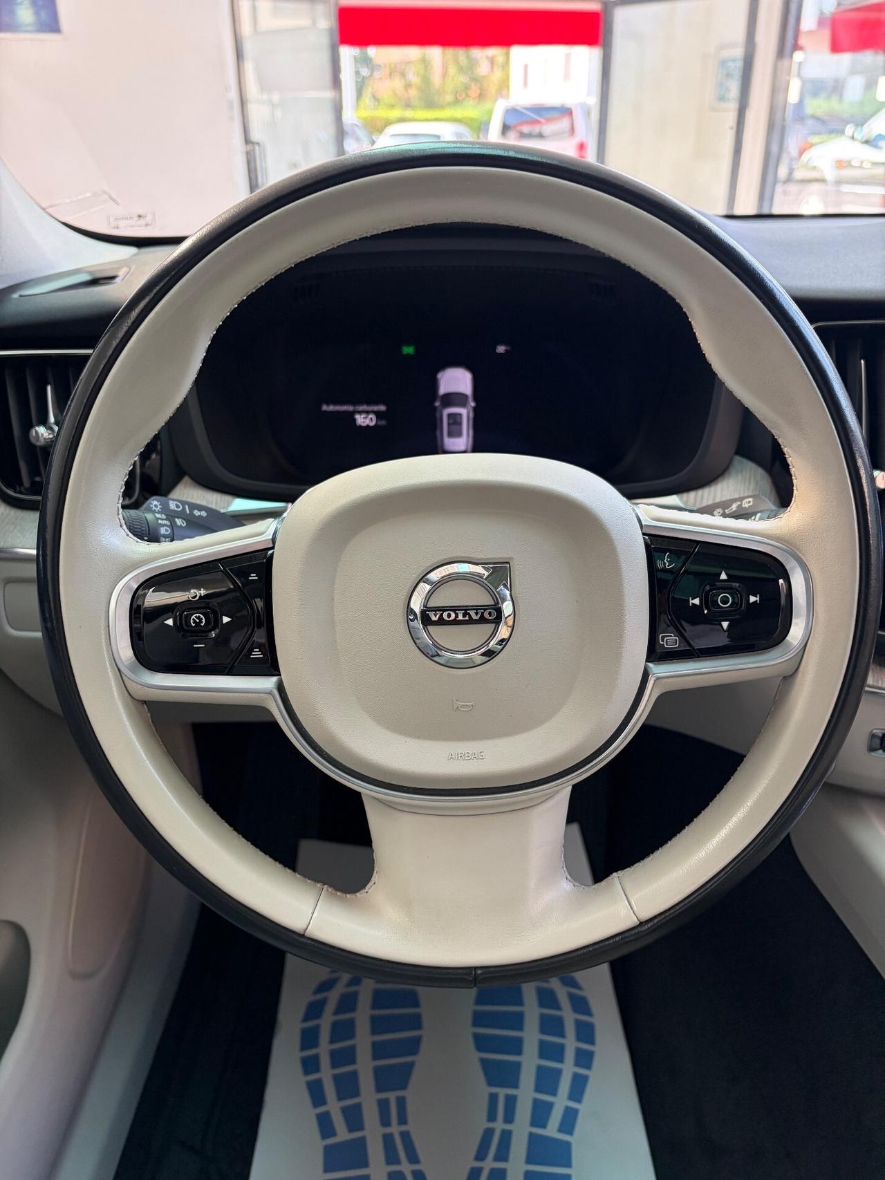 Volvo XC60 B4 (d) AWD automatico Plus Bright