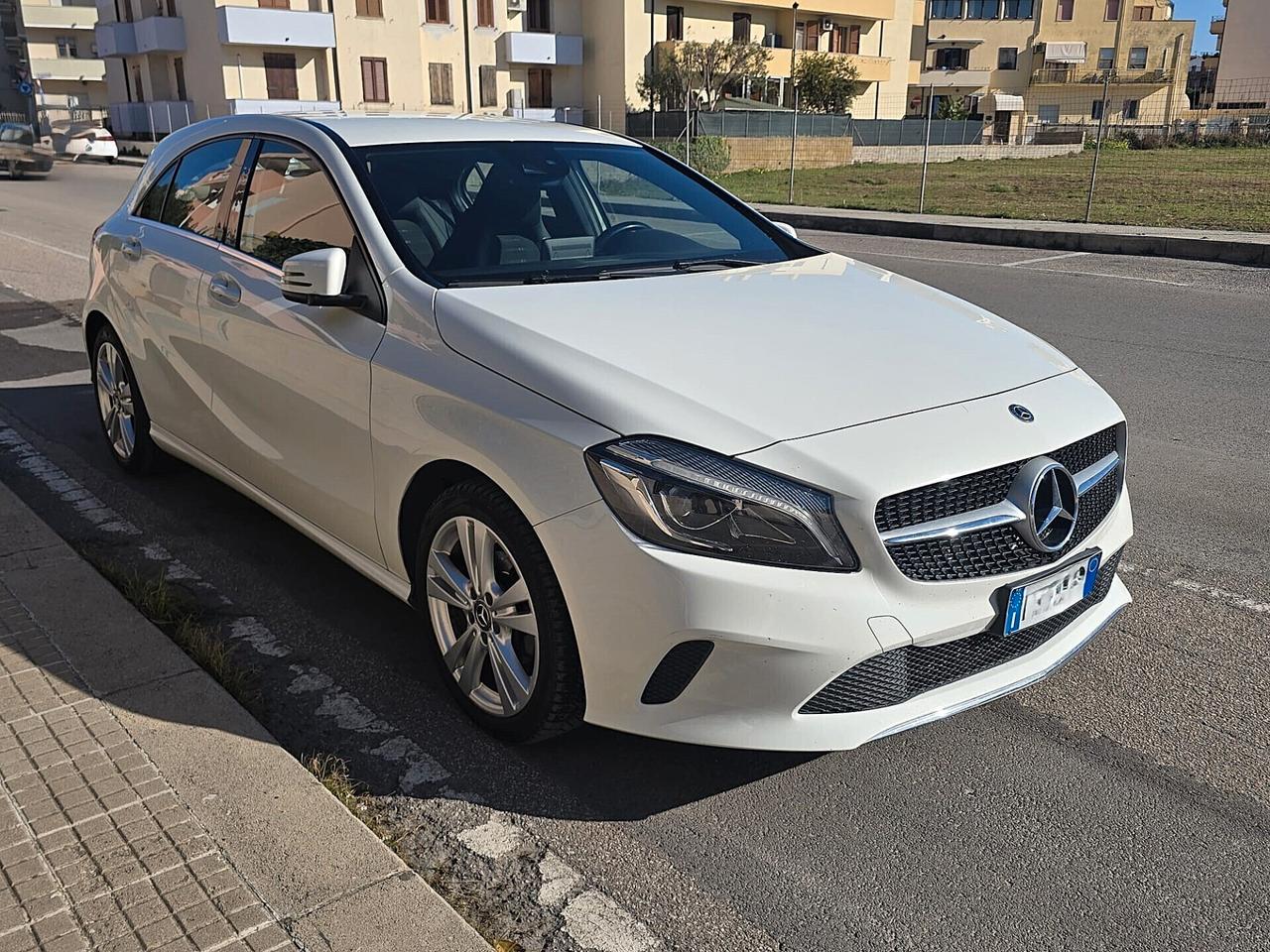 Mercedes-benz A 180 A 180 d Premium