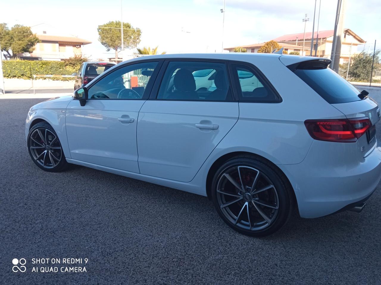 Audi A3 1.6 Tdi 105 CV Ambition allestimento SLine