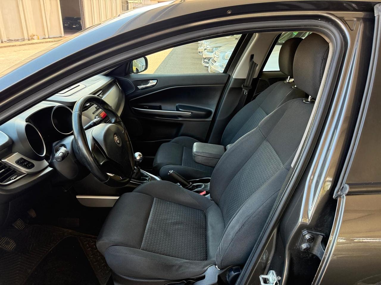 Alfa Romeo Giulietta 1.6 JTDm-2 105 CV Distinctive