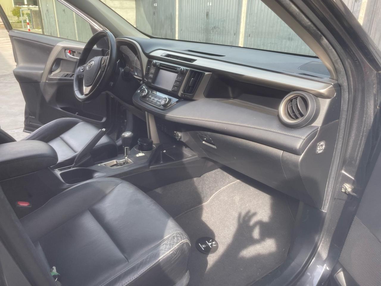 Toyota RAV 4 RAV4 2.2 D-4D 4WD Lounge