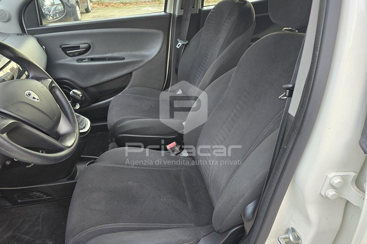 LANCIA Ypsilon 1.2 69 CV 5 porte Silver