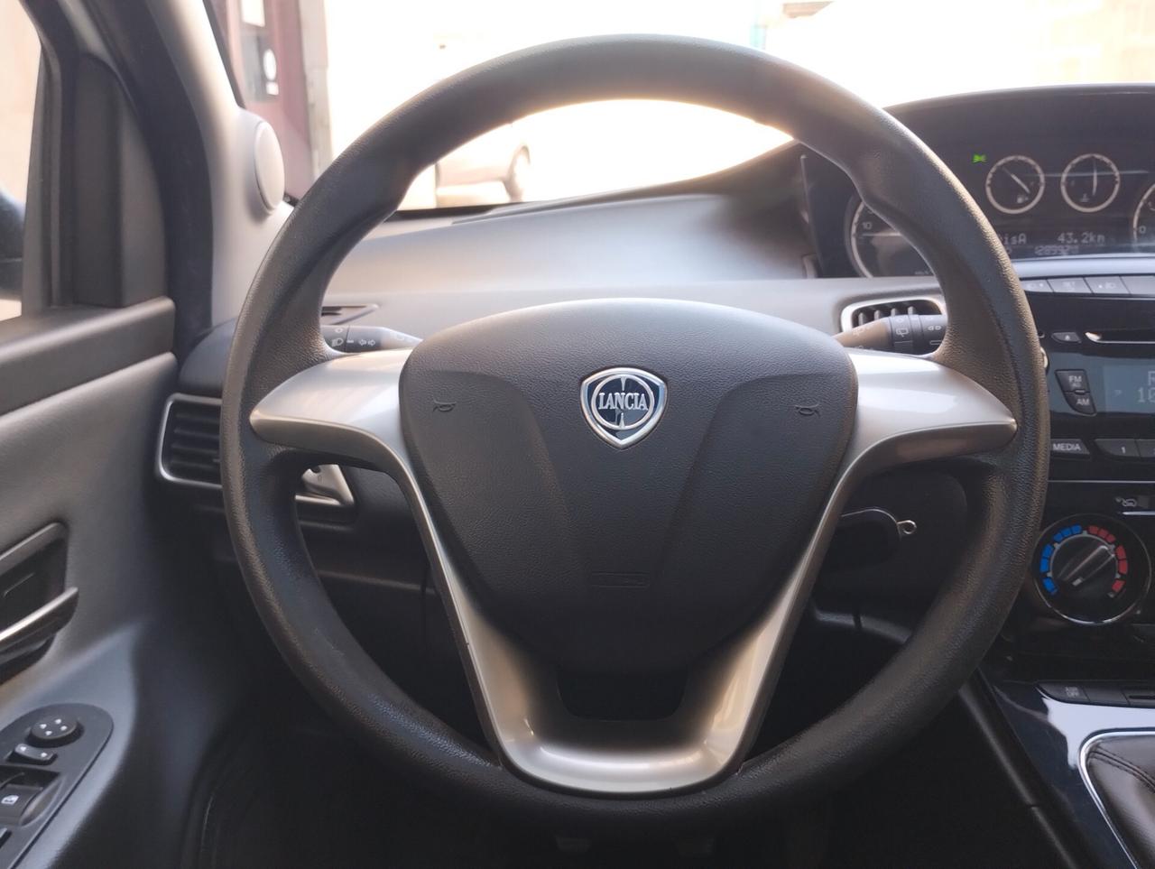 Lancia Ypsilon 1.2 69 CV GPL Ecochic Platinum