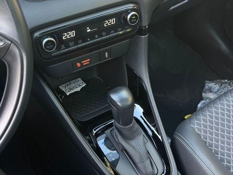 Toyota Yaris Yaris 1.5h Lounge “TETTO PANORAMA “