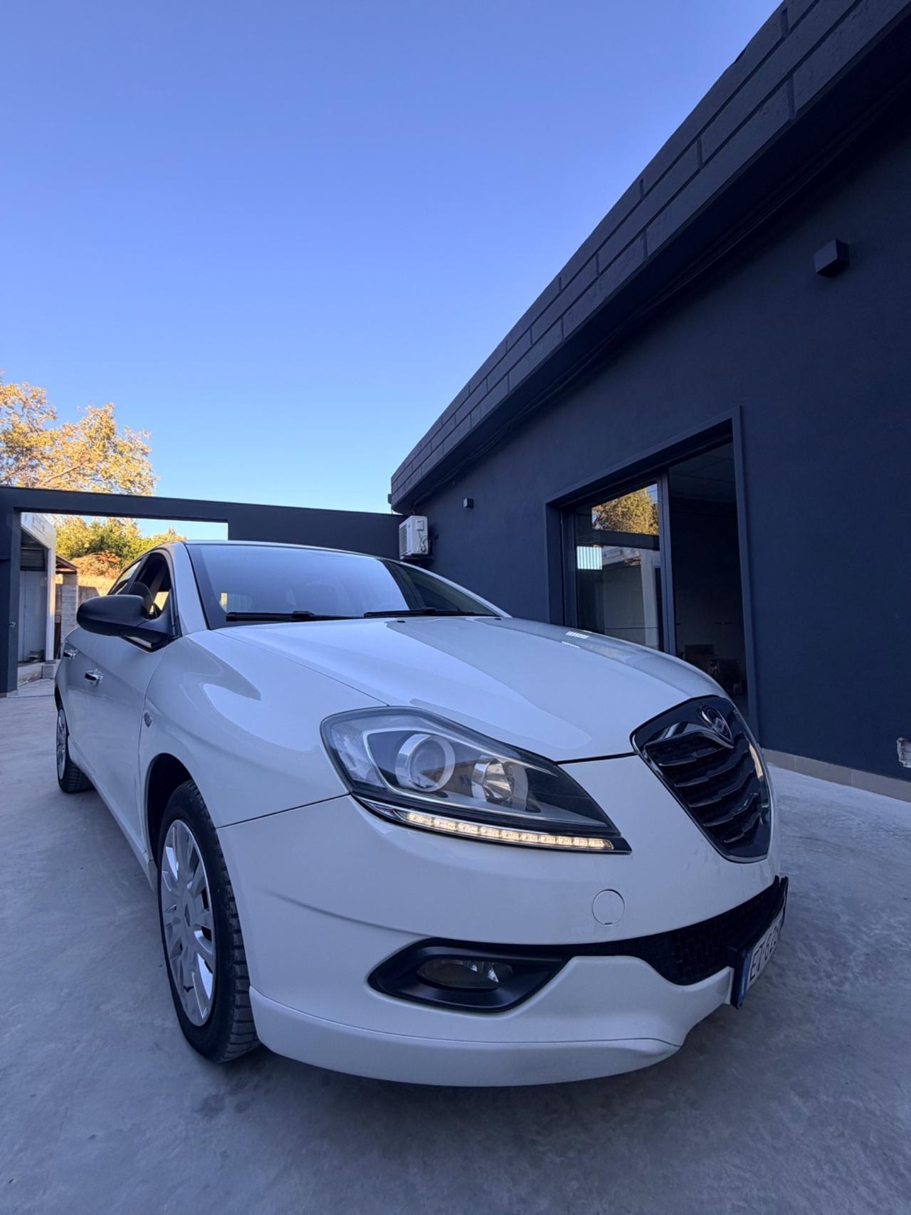 Lancia Delta 1.6 MJT DPF 105 CV ORO