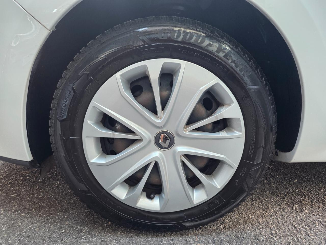 Renault Clio 0.9 TCE 75cv Moschino / UNICOPROPRIETARIO