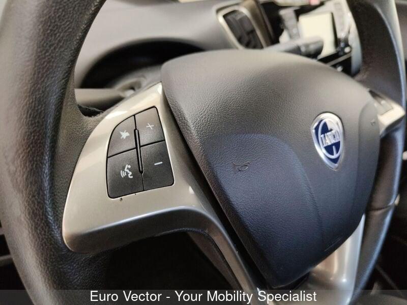 Lancia Ypsilon 1.2 69 CV 5 porte Gold