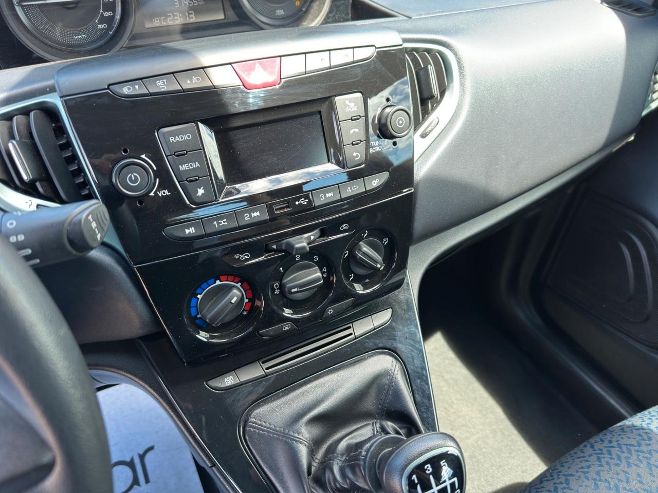 Lancia Ypsilon 1.0 FireFly 5 porte S&S Hybrid Oro