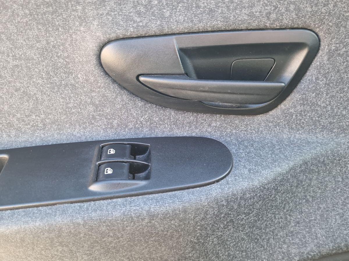 LANCIA YPSILON 1.2 69CV ELEFANTINO