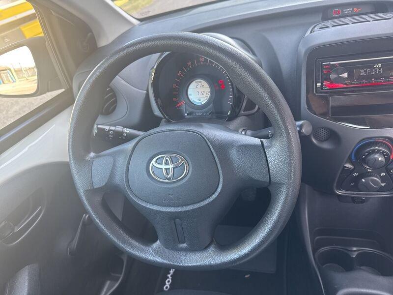Toyota Aygo 1.0 VVT-i 69 CV 3 porte x-cool