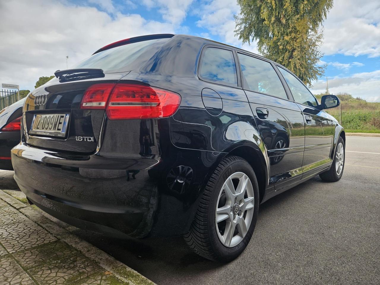 Audi A3 SPB 1.6 TDI 90 CV Attraction