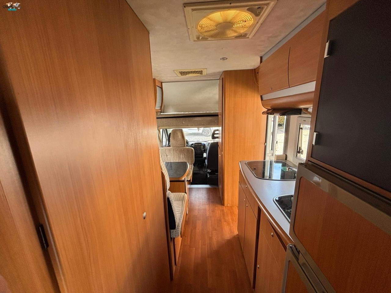 Mobilvetta TOP DRIVER S 70 - Mansardato compatto con letti a castello in coda