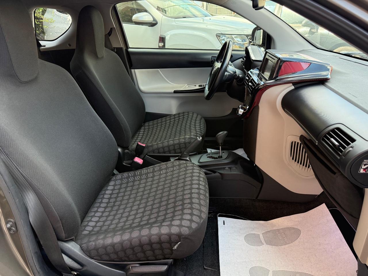 Toyota iQ 1.3 CVT Executive 98cv - UNICA per CONDIZIONI !!
