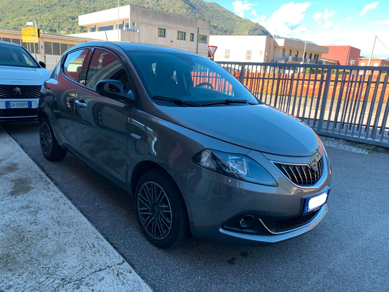 Lancia Ypsilon 1.0 FireFly 5 porte S&S Hybryd Gold