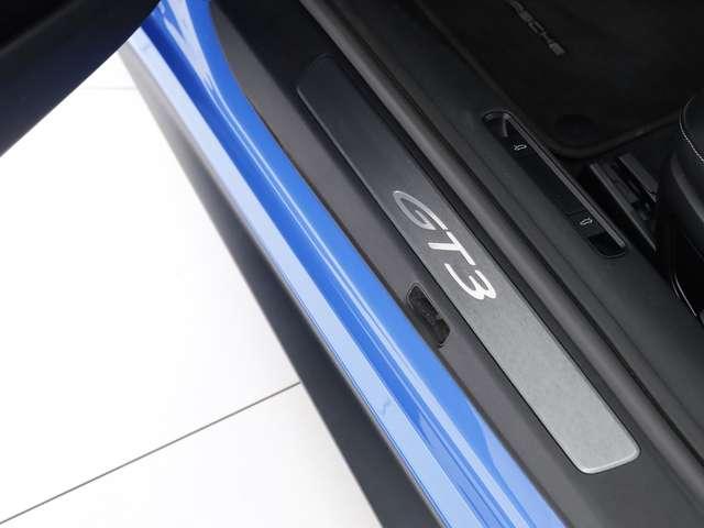 Porsche 992 coupe 4.0 gt3 auto
