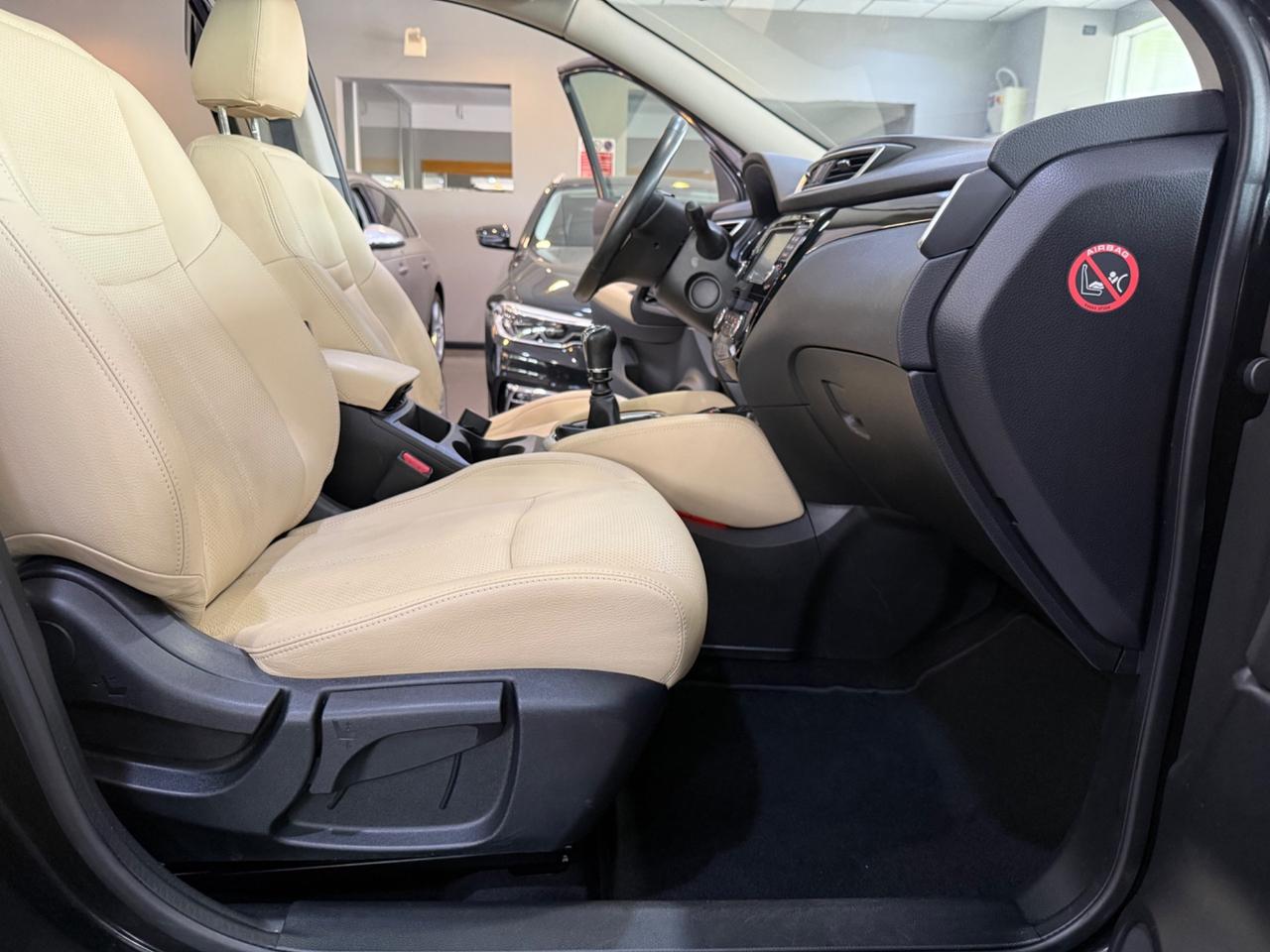 Nissan Qashqai 1.5 dci Tekna 110cv TETTO+CAMERE 360°