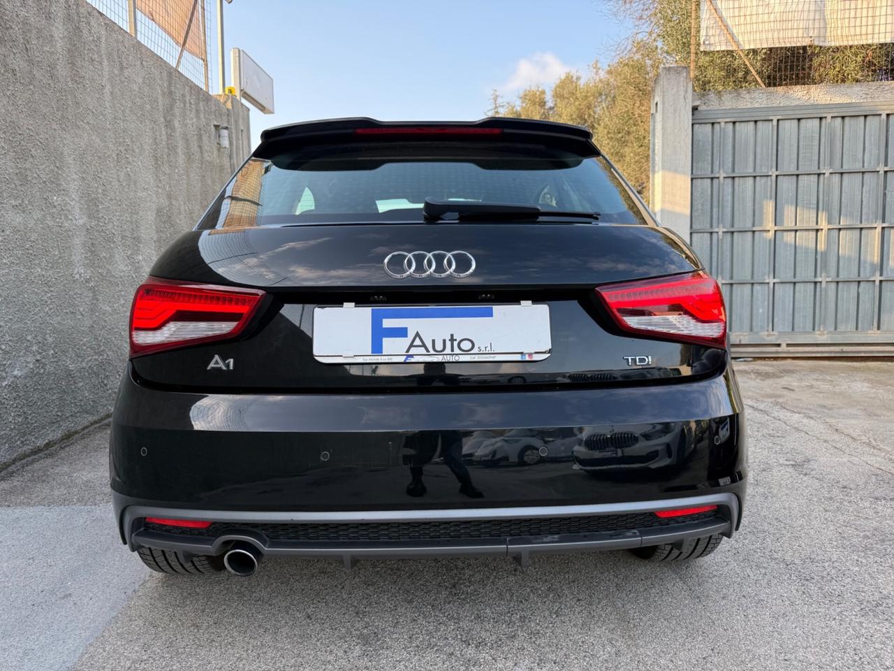 Audi A1 1.4 TDI S-Line Exterior,cerchi diamantati,Climatronic,ecc.