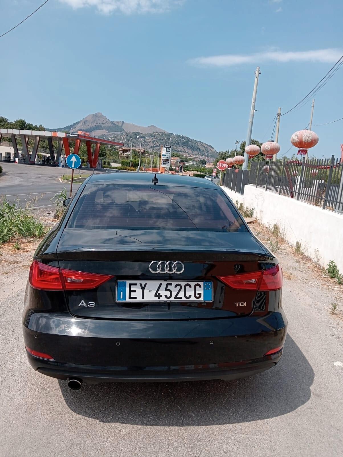Audi A3 Sedan 1.6 TDI clean diesel quattro edition