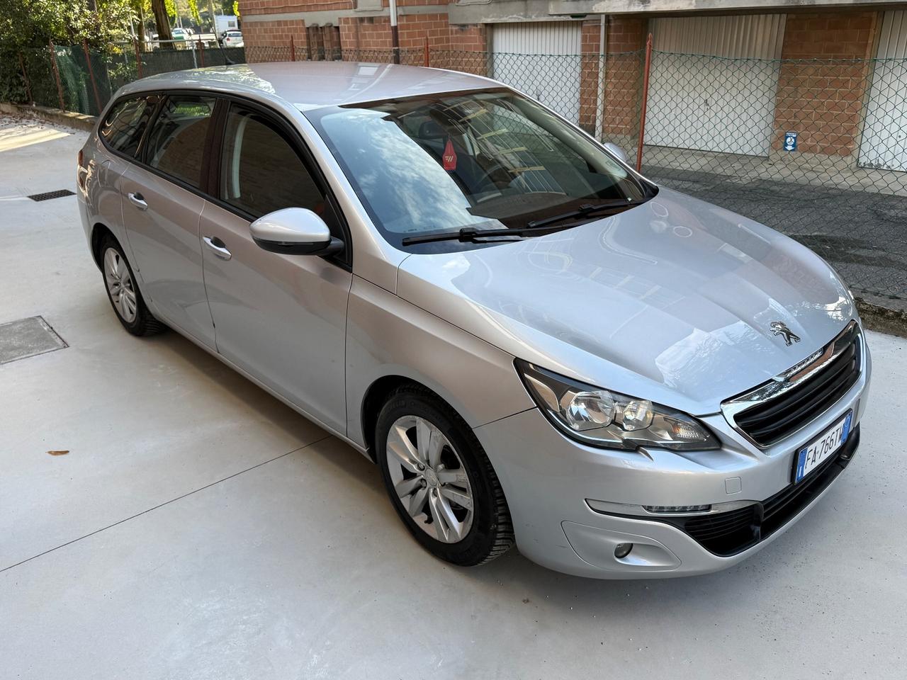 Peugeot 308 BlueHDi 120 S&S SW Business
