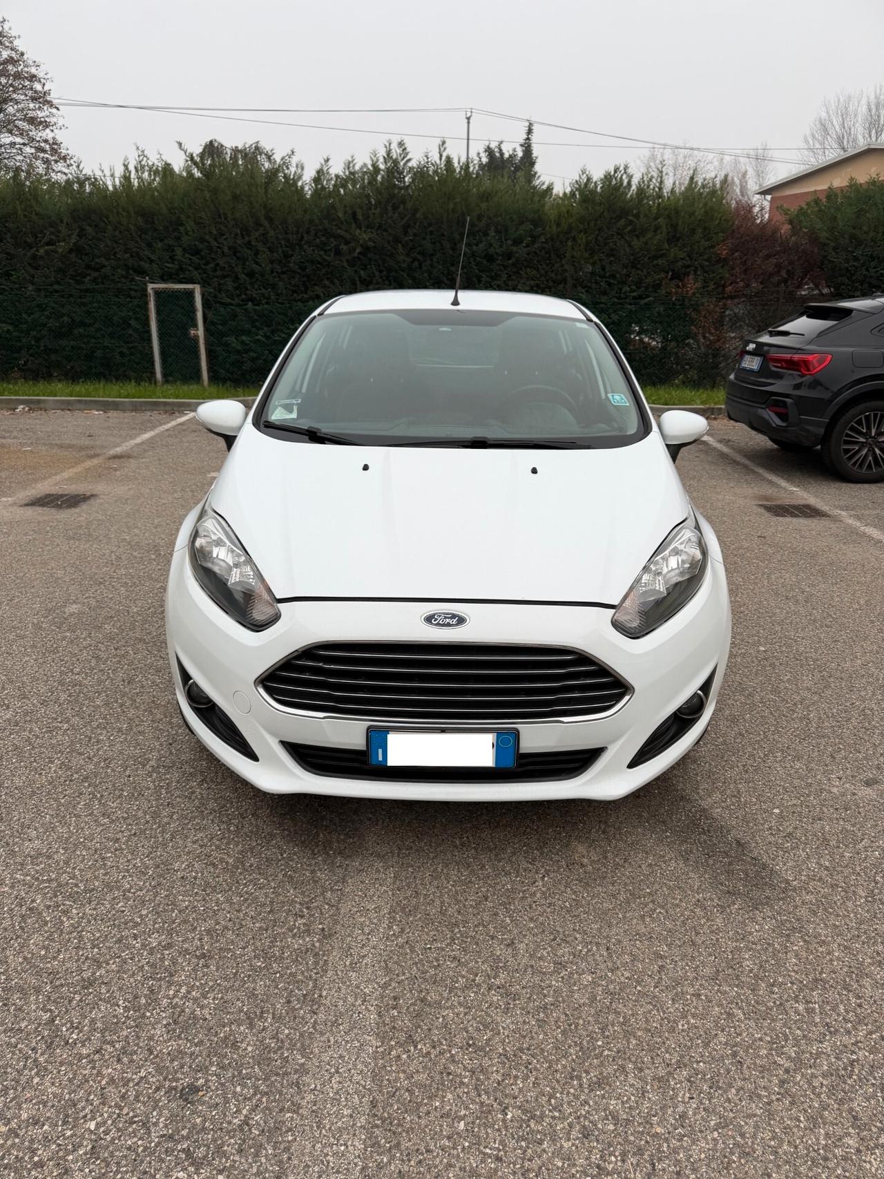 Ford Fiesta 1.5 tdci - NEOPATENTATI - 12 MESI DI GARANZIA -