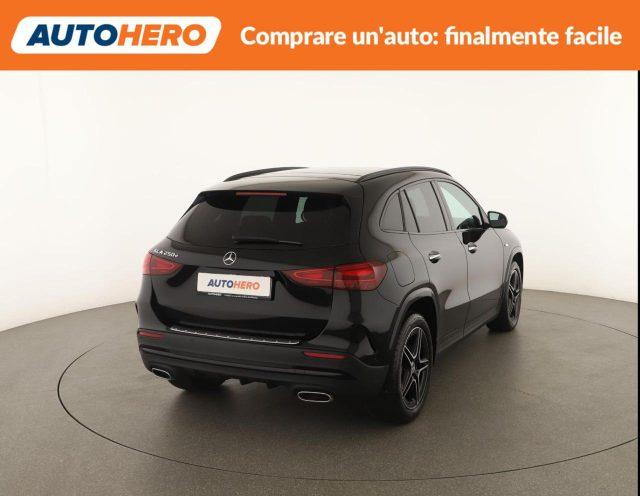 MERCEDES-BENZ GLA 200 Automatic AMG Line Premium