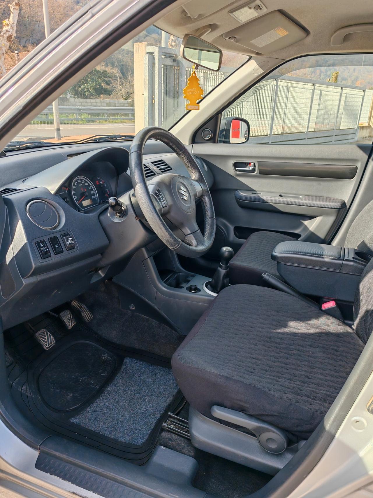 Suzuki Swift 1.3 4x4 5p. GL