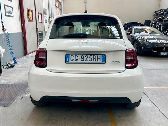 Fiat 500 500e Berlina 42 kWh Icon Autonomia 300 km
