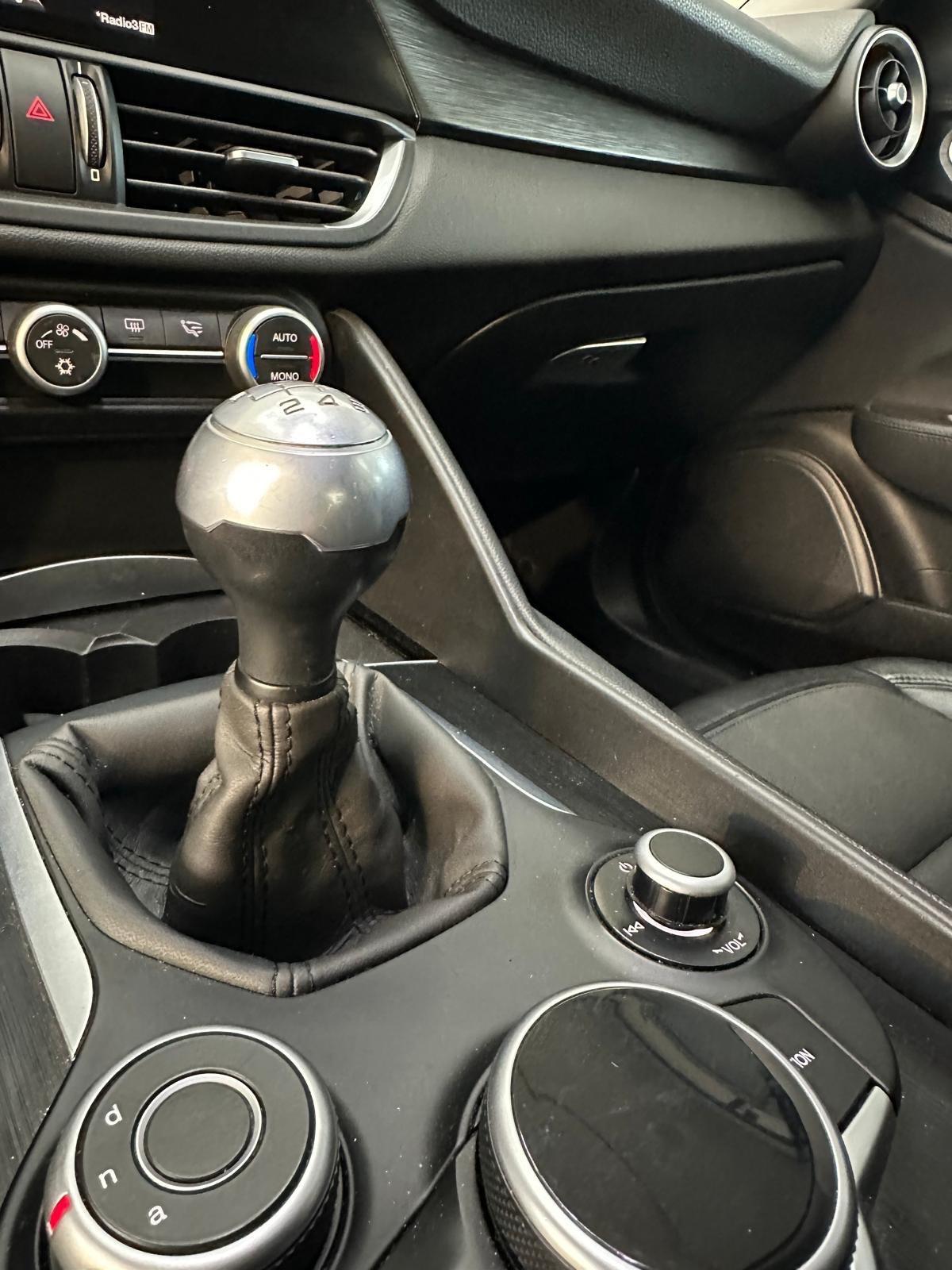 Alfa Romeo Giulia 2.2 180cv super