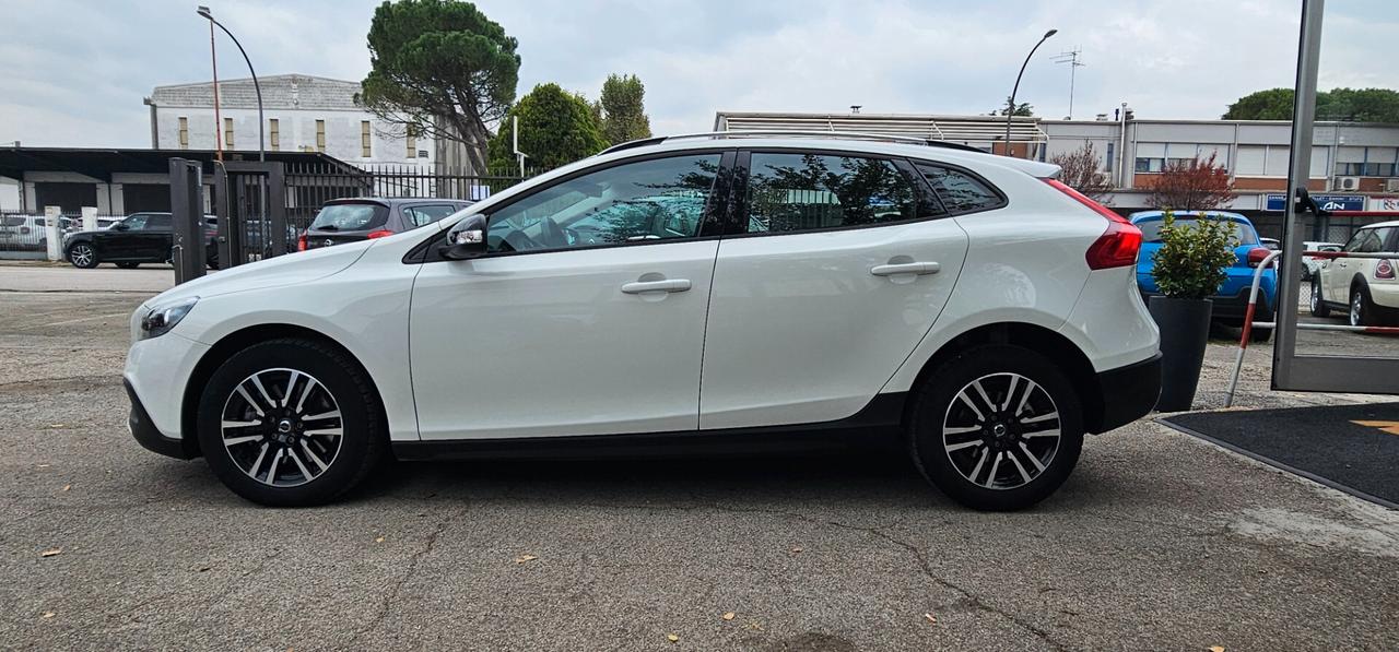Volvo V40 Cross Country Solo 30.000 km