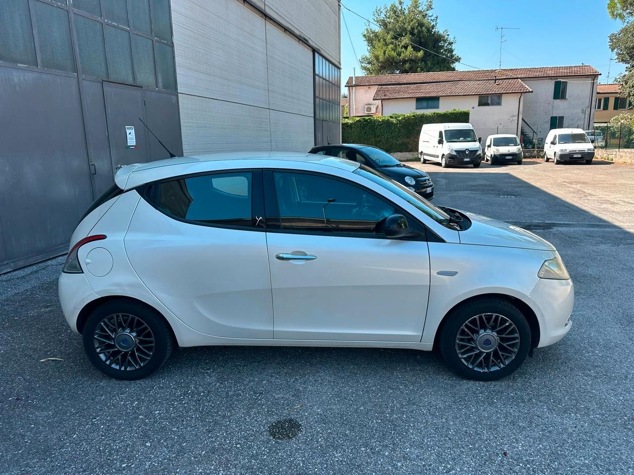 Lancia Ypsilon 1.2 69 CV 5 porte GPL Ecochic Platinum