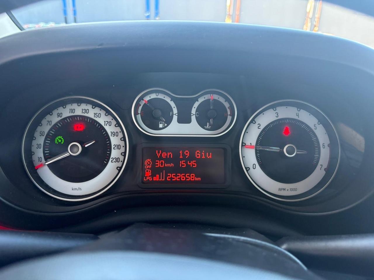 Fiat 500L 1.4 T-Jet 120 CV Lounge GPL 2014 252.000 MM