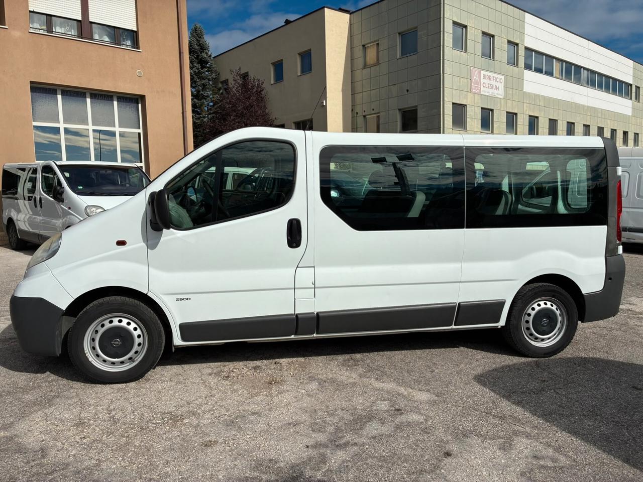 OPEL VIVARO 9POSTI 2.0 DCI PASSO LUNGO - GANCIO TRAINO