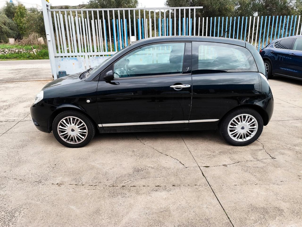 Lancia Ypsilon 1.3 MJT 75 CV Oro