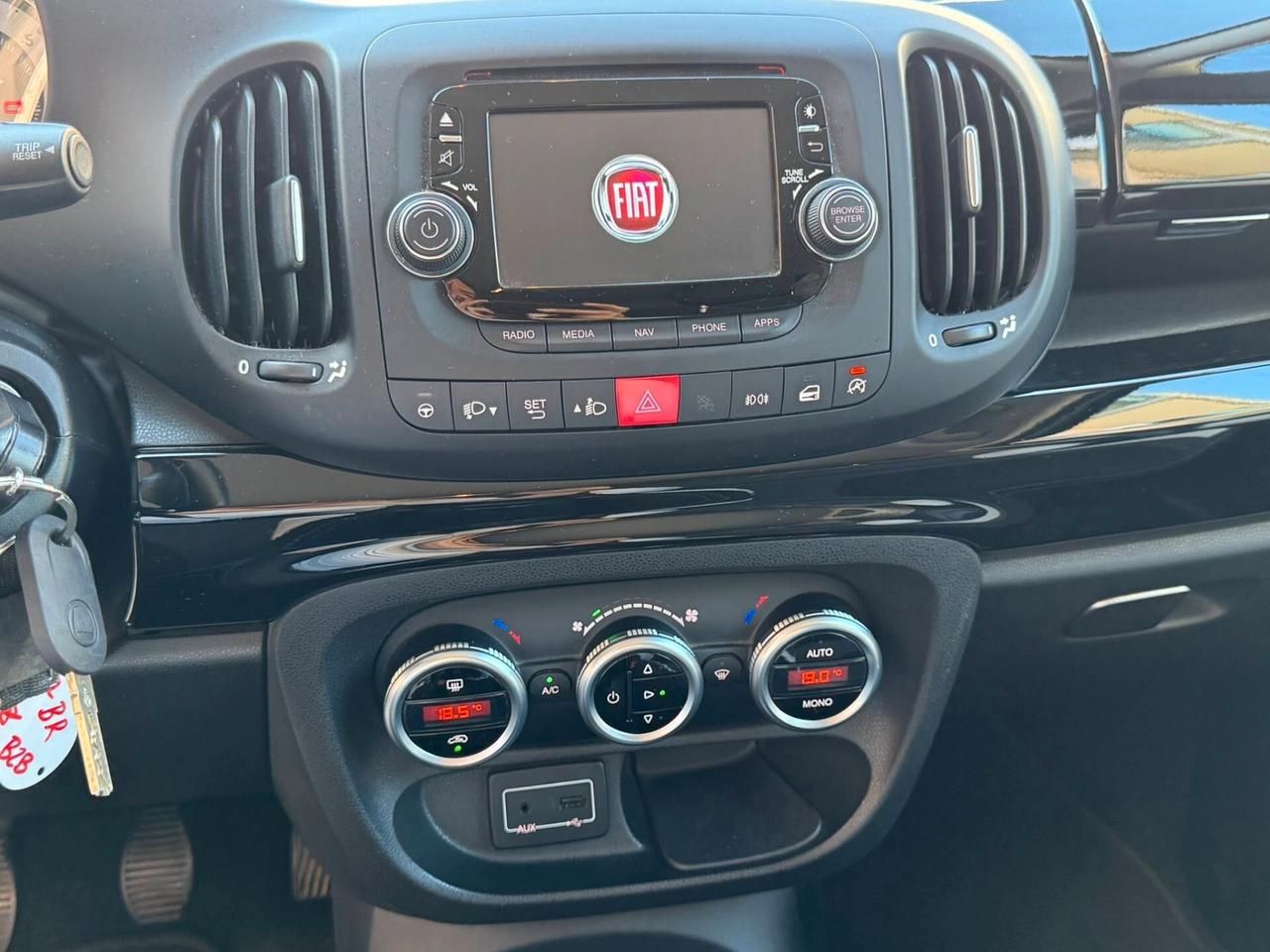 FIAT 500L TREKKING BI-COLORE 1.6 MJ 120 CV. NAVI+CERCHI